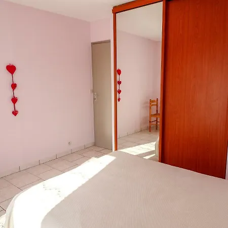 Holiday home Holiday Les Lauriers