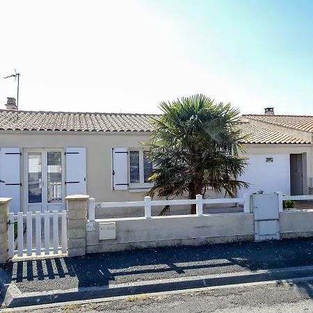 Holiday Les Lauriers Holiday home *