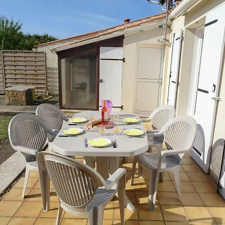Holiday Les Lauriers Holiday home Saint-Pierre-d'Oleron