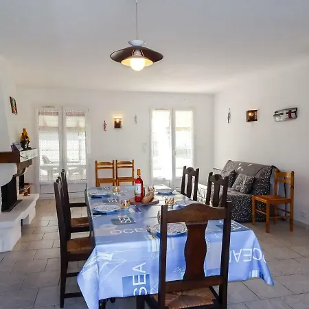 Holiday home Holiday Les Lauriers